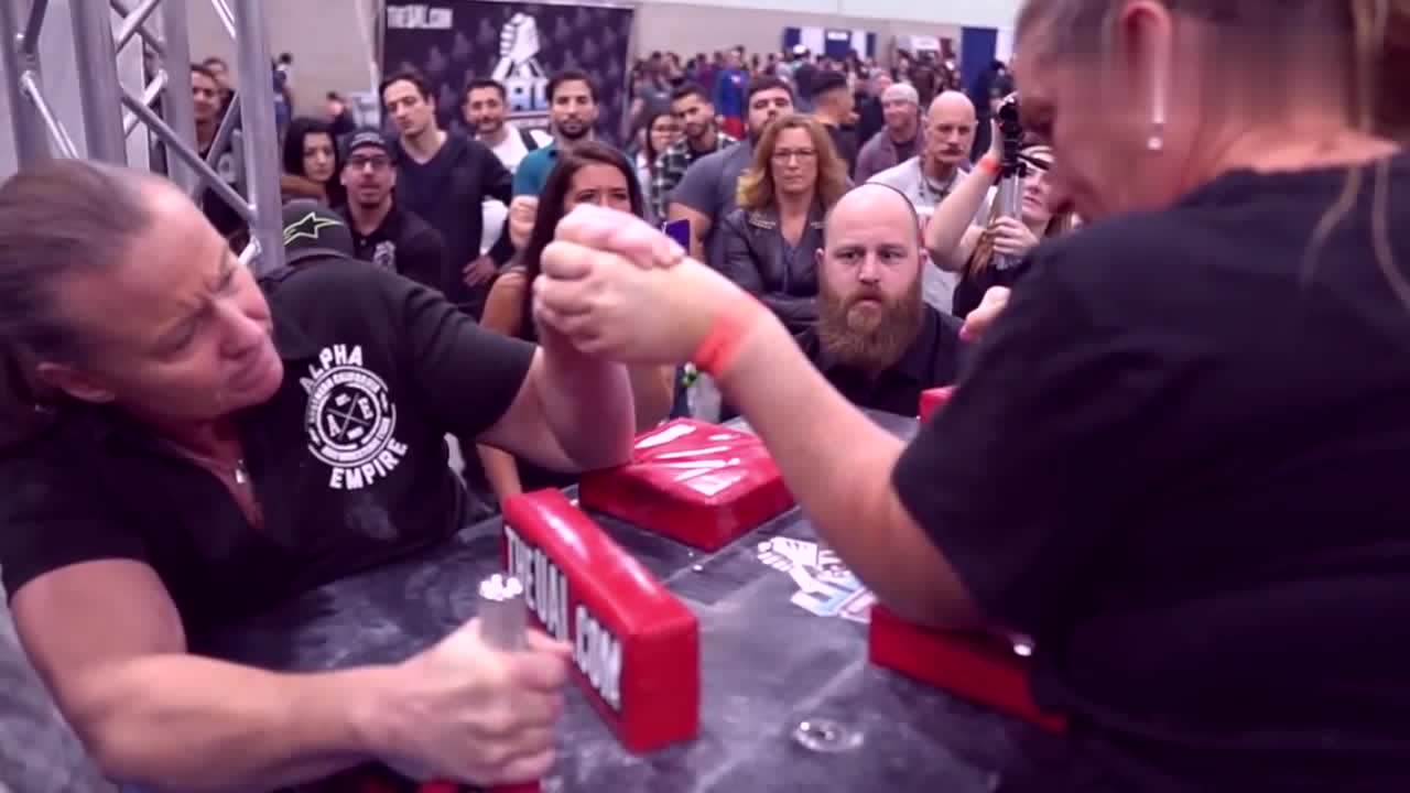 世界扳手腕比賽,世界扳手腕比賽，力量與榮耀的較量